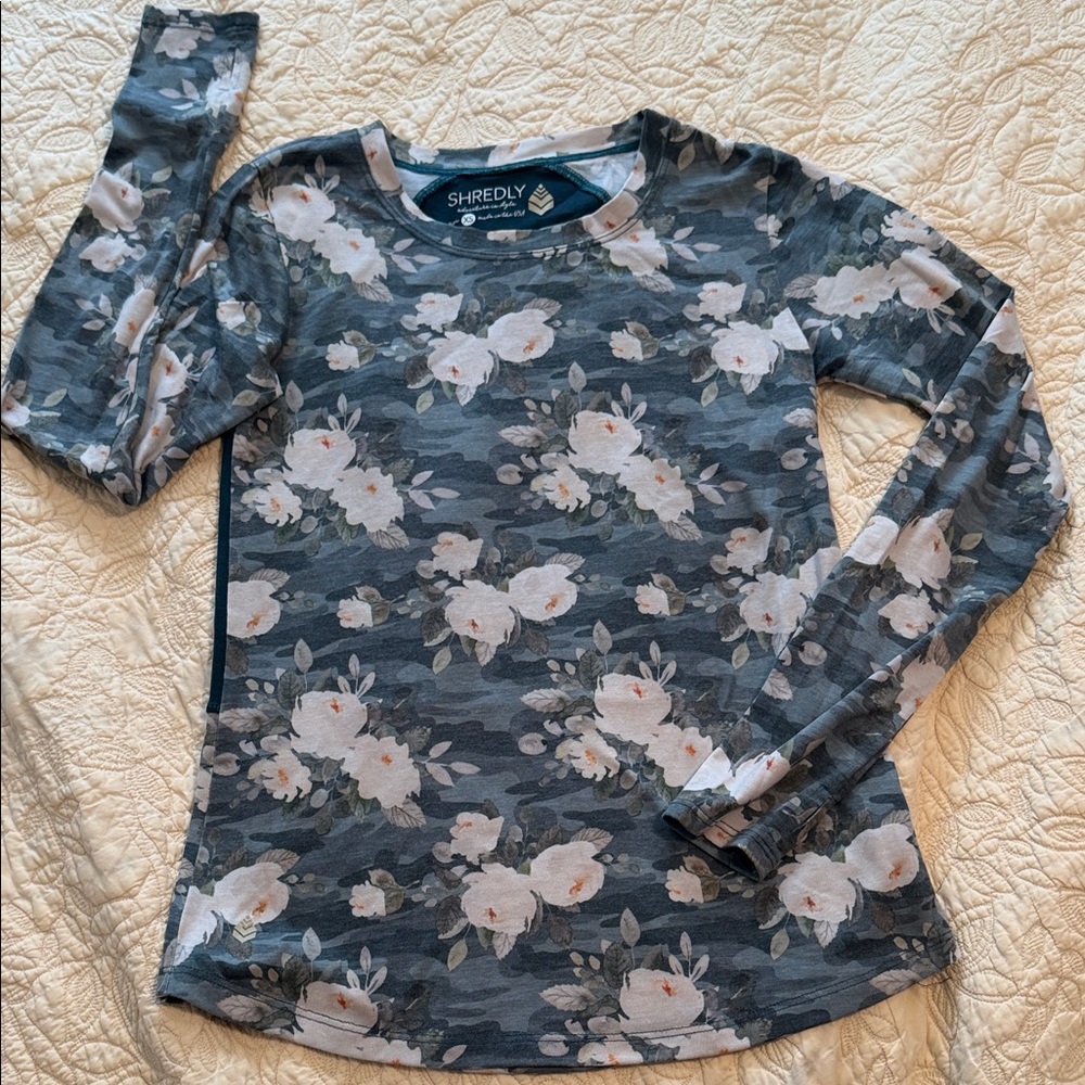 Shredly Women's Floral Long Sleeve Tee - XS